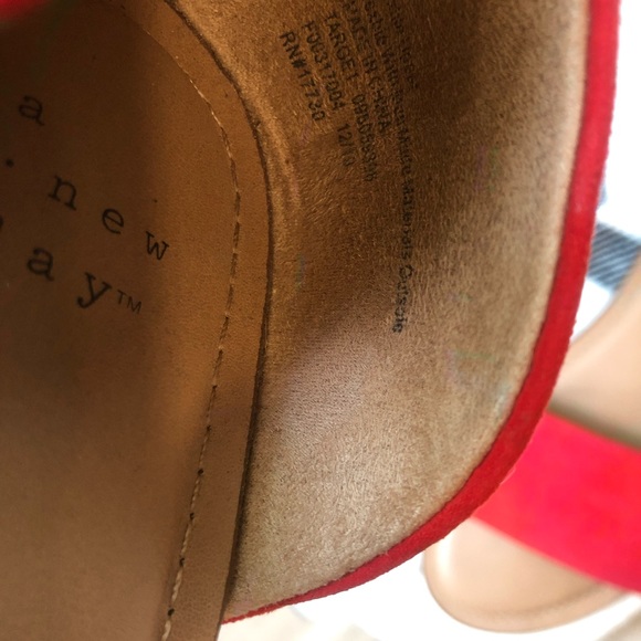 LAST DAY AT THIS PRICE‼️Target coral/red sandals - Picture 6 of 10